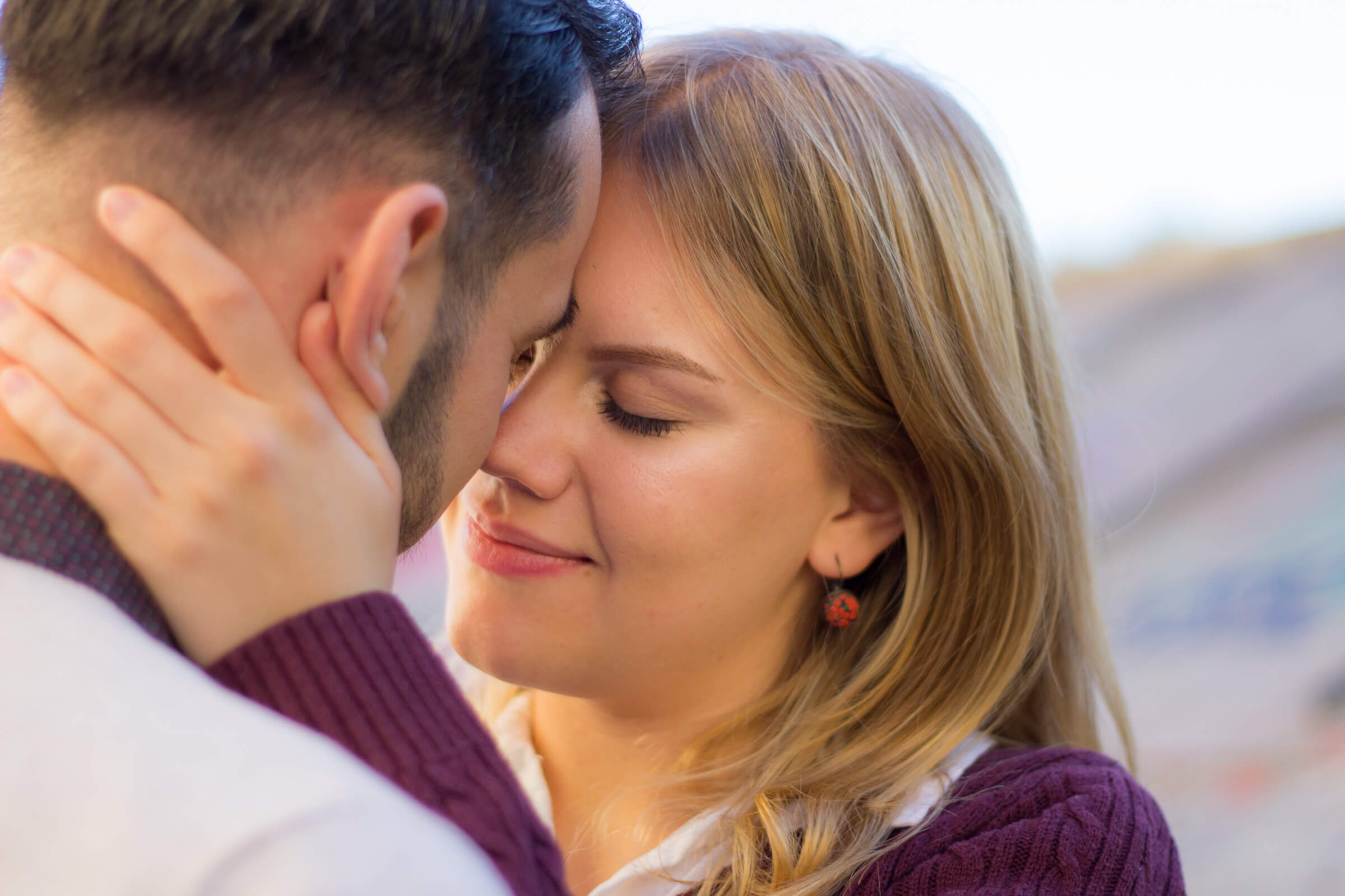 verliebtes Paar in Salzburg Stadt